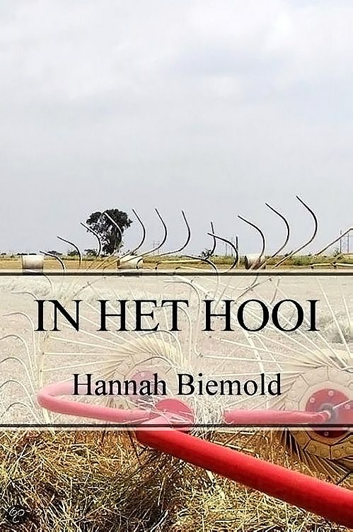 In het hooi